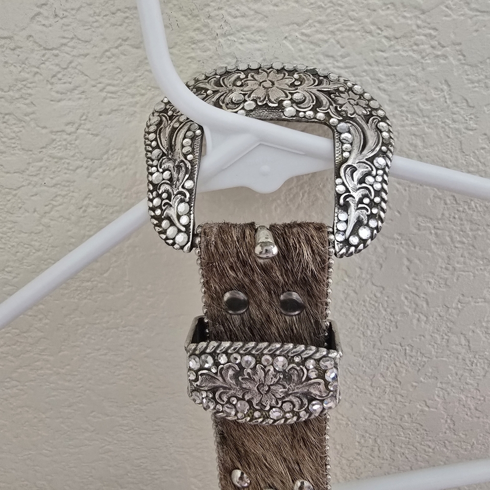Cowhide studded leather belt with rhinestones - Picture 3 of 6
